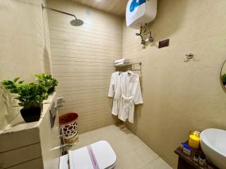 Hotel Dalhousie Zen Inn #Only for Couple #Mountain view Rooms - 1