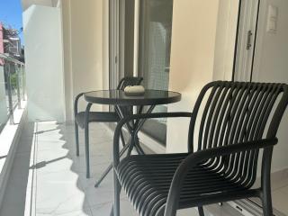 White Line Suite - 3