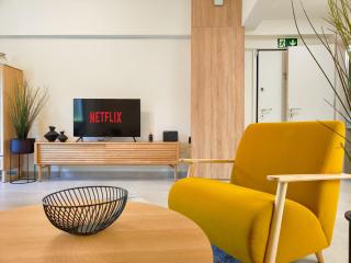 Vibrant Flat in Voula Center - 0