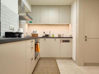 Vibrant Flat in Voula Center - 2