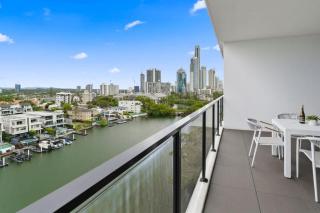 Luxury Riverfront 2BR Surfers Paradise - 2