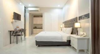 Life Emerald Hotel Surabaya - 2