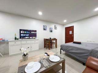1BR 50sqm Sleeps 4 Near BTS & Nightlife - 2