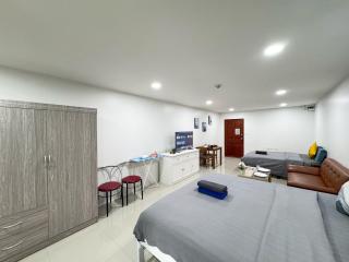 1BR 50sqm Sleeps 4 Near BTS & Nightlife - 1