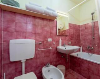 Tiny Apartment on the Lake - 1