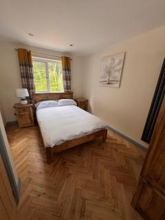 Elegant 6 Bdrm Portree Cottage with Hot Tub - 2