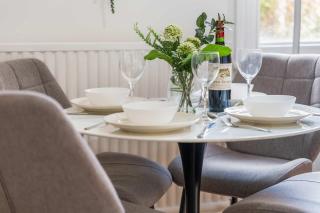 Charming and Spacious Home in Cradley Heath by 53 Degrees Property Sleeps 8 - 4