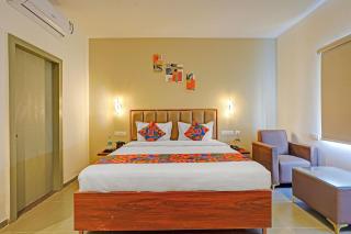 FabHotel Global Stay Rajajinagar - 1