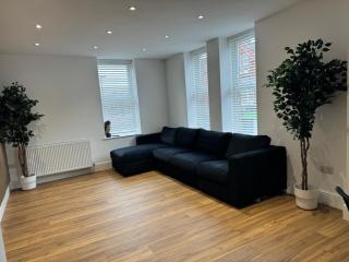 Stylish 2 Bedroom Coastal Apartment near Crosby Beach & Liverpool - 8