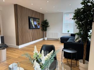 Stylish 2 Bedroom Coastal Apartment near Crosby Beach & Liverpool - 9