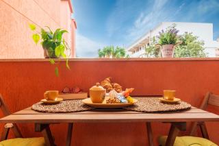 5' from the Sea, Elegant Apartment with Wi-Fi and AC - 2