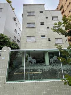 Apartamento cómodo a 350 metros de la playa en Guarujá - 0