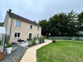 Spacious House in Marnach, Private Parking, near Shopping Mall - 8