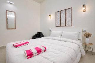 Earth Yoga Luxury Apartments - 9