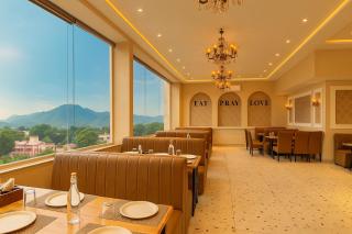 Hotel Nirvana Palace Near Parmarth Niketan - 3