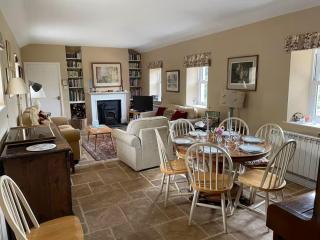 Millbay Cottage - Escape to this charming riverside cottage nestled in a tranquil corner of the Pembrokeshire National Park - 6