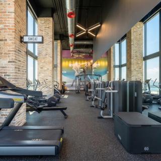 Luxury Downtown Miami Apartment Pool and Gym - 5