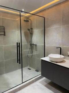 Waterview 3bedroom in ikoyi, awolowo road - 7