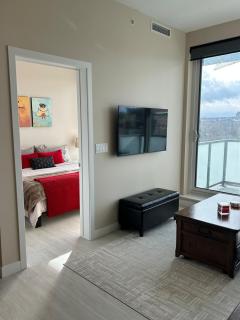 Sunnyside C-train, King Bed, and a Touch of Flair! - 2