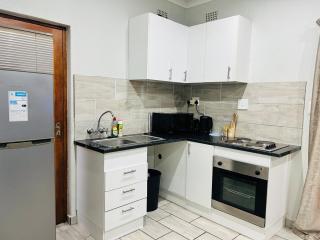 Cozy Private Guest Wing in Boskruin Randburg - 2