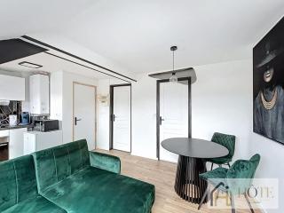 Le Studio Urbain - Appartement Calme au Dernier Étage - 2
