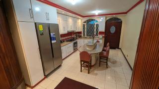 Lujosa Casa - Jacuzzi - BBQ - 15 min aeropuerto - 6