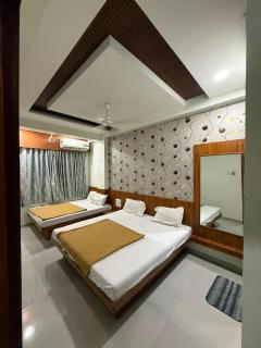 Hotel Sumeet Palace - 9