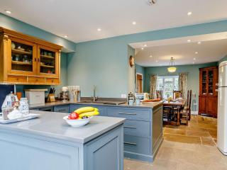 4 Bed in Winfrith Newburgh DC190 - 3