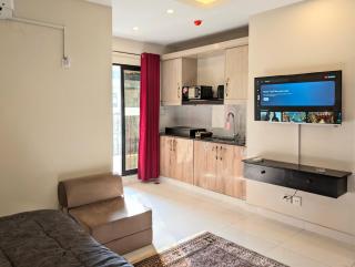 Cozy Studio Getaway- Bahria Town Phase IV - 1