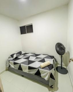 Apto en Cartagena Cerca de Zona Turística y Mar con 3 habitaciones - 4