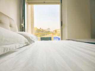 Cozy 2 Balconies Beach Apartment - 7