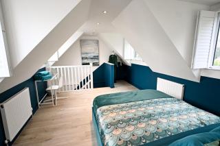 The Bolt Hole Hythe panoramic coast and sea views - 9