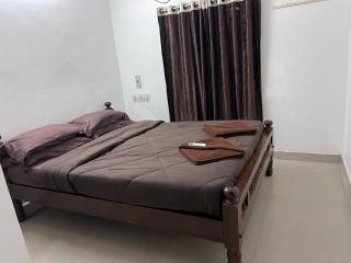 2bhk Home Stay villa near rock beach - 1