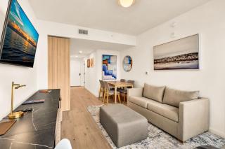 Miami Oasis 2BR Apt Pool & Beach Access for 5 - 4
