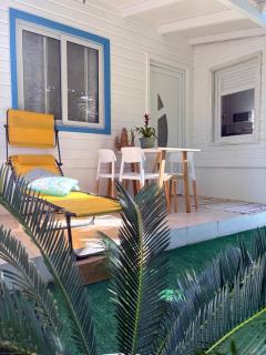 Tiny Blue Tropical Homestay - 9