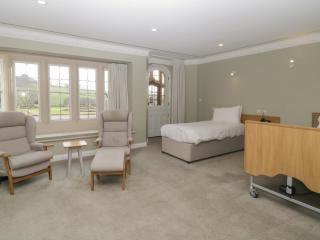Harcombe House Rooms Accessible Ground Floor Twin - 6