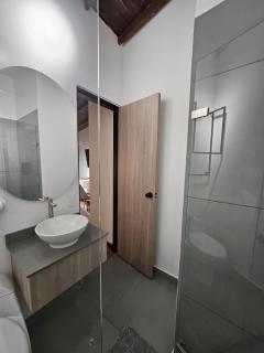 Magic Naranjo House 3BR wAC & jacuzzi in Laureles - 3