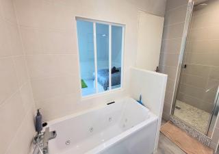 Duplex 105m2 Terrasse et Balnéo - Parking Privé - Proche Paris - 8