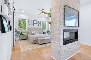 Happiness Ranch - Oak Tree House - 6