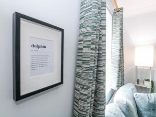 Dolphin Cottage - 2