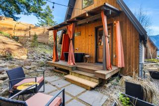 The Return to Stone - A-Frame Cabin w Soaking Tub - 5