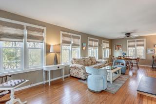 Walk to Beach! Serene Lake Michigan Home w/ Deck - 6