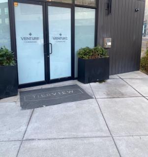 King Beds - Balcony - Gym - Close to The Met - 9