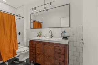 King Beds - Balcony - Gym - Close to The Met - 1