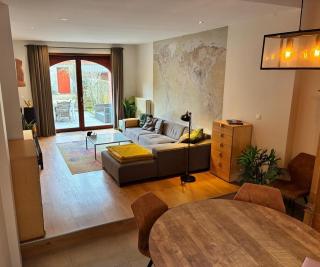 Spacious Design Home with Garden near Centre - Brujas - 5