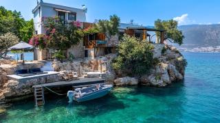 Luxury Villa on a Private Island - 7