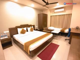 RAILVIEW HOTEL- Nr Platform-1, Railway Station - 0