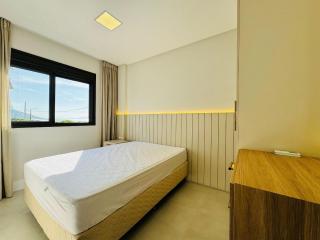 Apartamento de frente para o mar na Praia de Palmas com uma suíte e duas demi-suítes. - 1