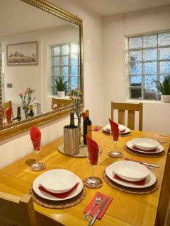 Renovated Home near Salisbury Centre & Nearby Parking - 4