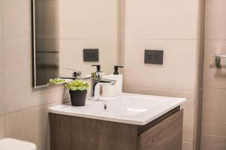 Amplio y deslumbrador departamento en las Condes - 3